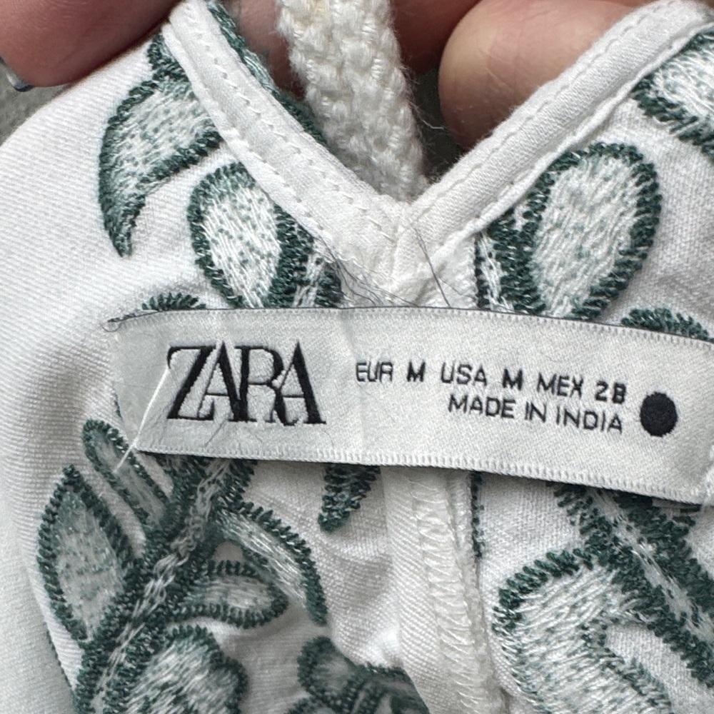 Zara White Dress with Forest Green Leaf Motif - Picture 2 of 3